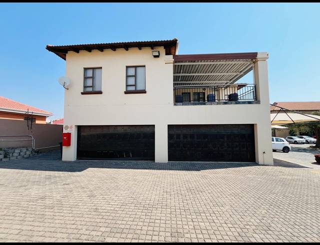 840M² OFFICE FOR SALE IN NOORDWYK